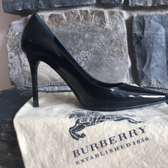Burberry black patent leather pumps - Picture 5 of 8